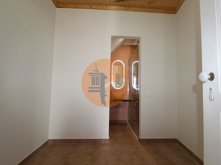 Image No.19-4 Bed Apartment for sale