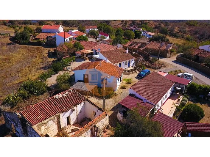 Image No.33-3 Bed Commercial for sale