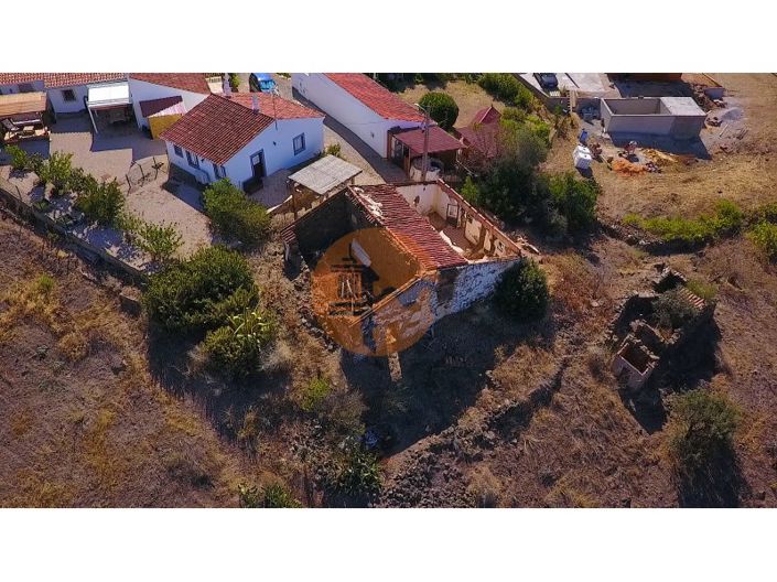 Image No.38-3 Bed Commercial for sale