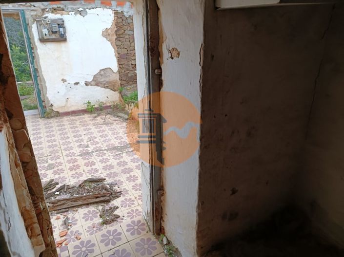 Image No.58-3 Bed Commercial for sale