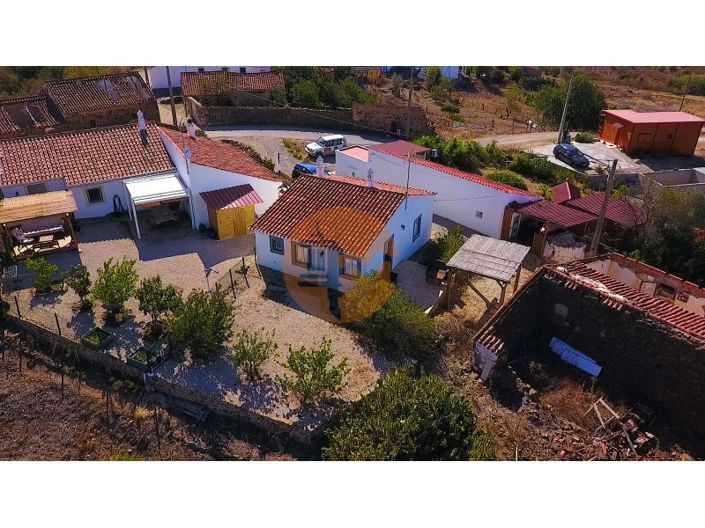 Image No.6-3 Bed Commercial for sale