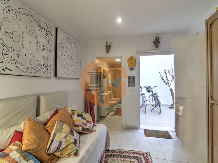 Image No.10-2 Bed House for sale