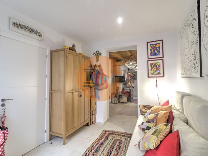 Image No.12-2 Bed House for sale