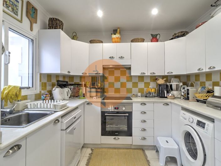 Image No.14-2 Bed House for sale