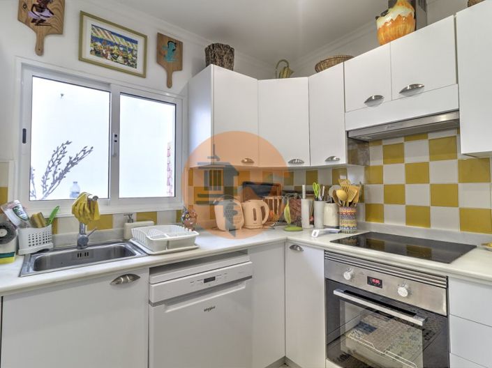 Image No.15-2 Bed House for sale