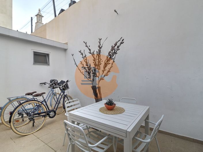 Image No.18-2 Bed House for sale