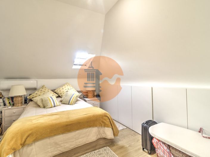 Image No.20-2 Bed House for sale