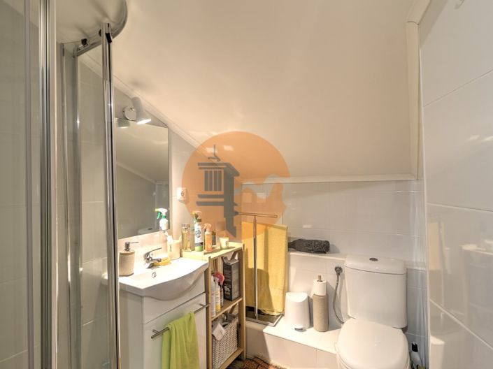 Image No.25-2 Bed House for sale