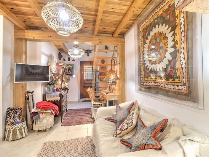 Image No.8-2 Bed House for sale