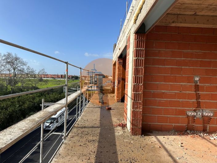 Image No.21-3 Bed Apartment for sale