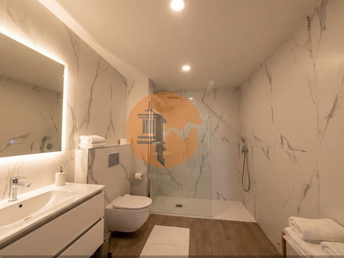 Image No.17-2 Bed Apartment for sale