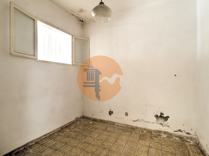 Image No.10-3 Bed House for sale