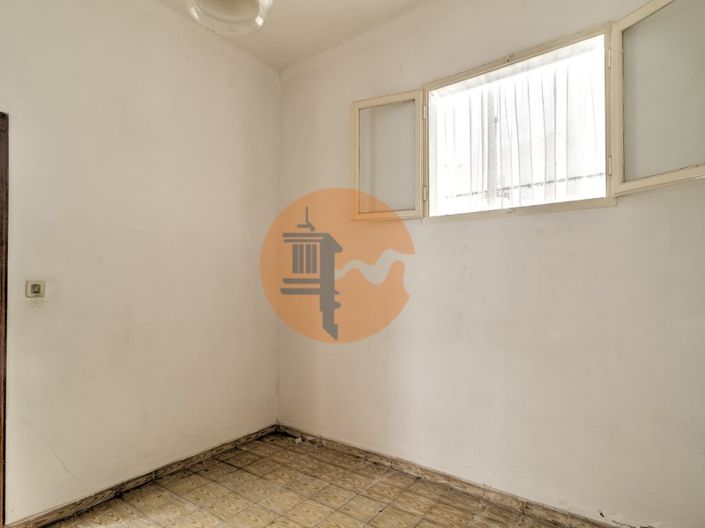 Image No.11-3 Bed House for sale