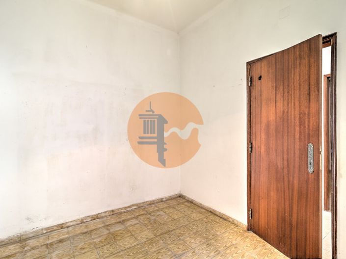 Image No.9-3 Bed House for sale