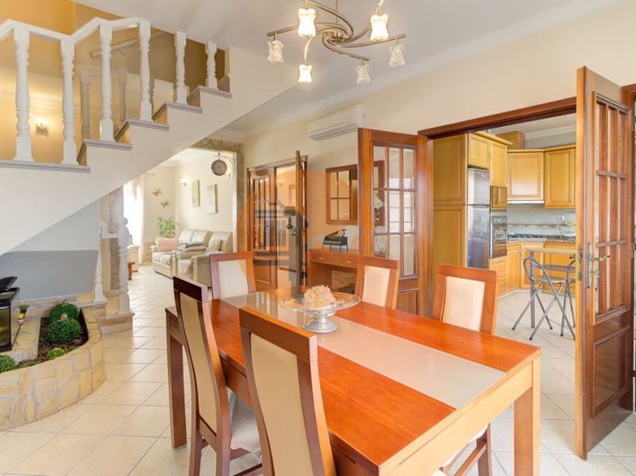 Image No.13-3 Bed House for sale