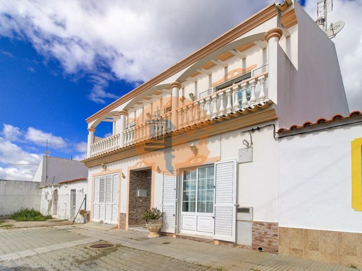 Image No.4-3 Bed House for sale