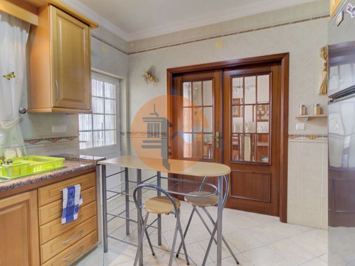 Image No.21-3 Bed House for sale