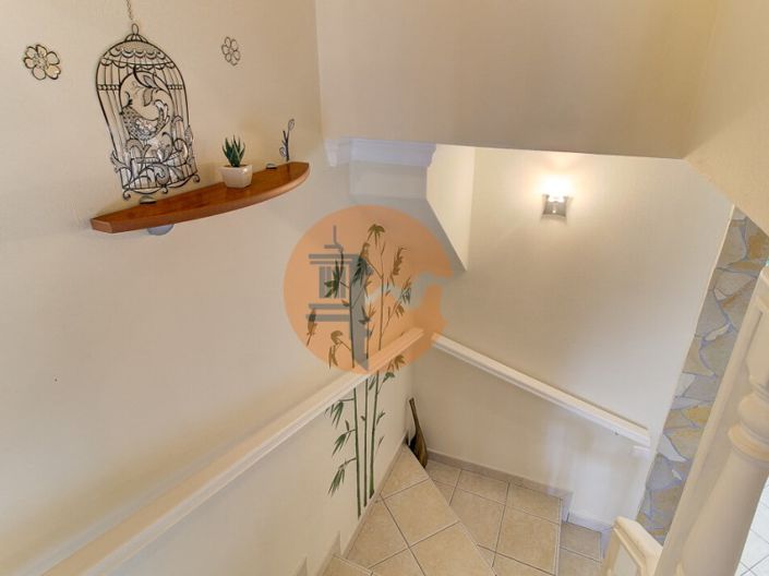 Image No.24-3 Bed House for sale