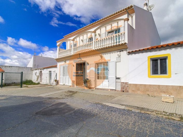 Image No.5-3 Bed House for sale