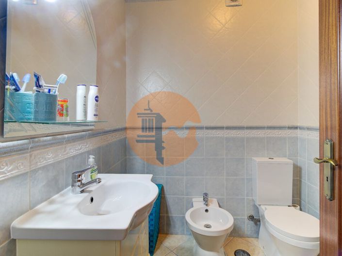 Image No.40-3 Bed House for sale