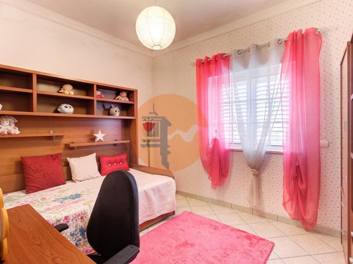 Image No.44-3 Bed House for sale