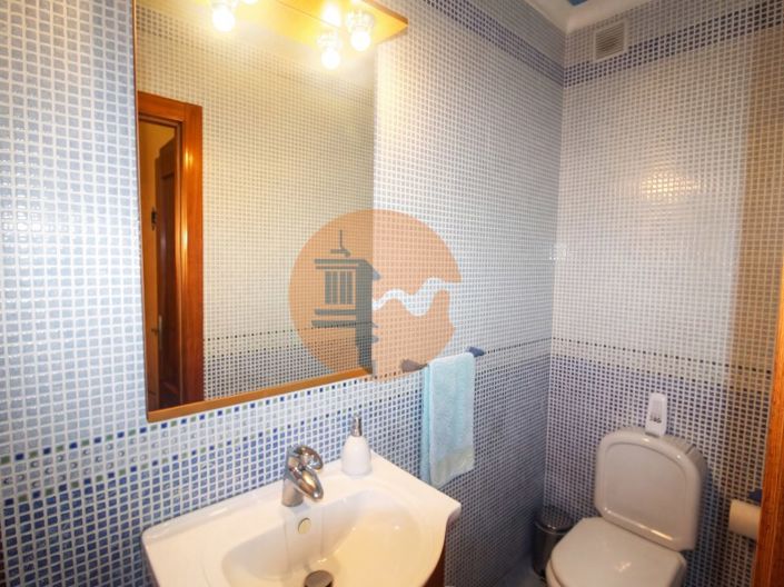 Image No.12-4 Bed House for sale