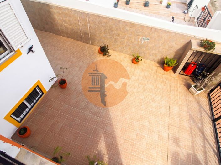 Image No.20-4 Bed House for sale