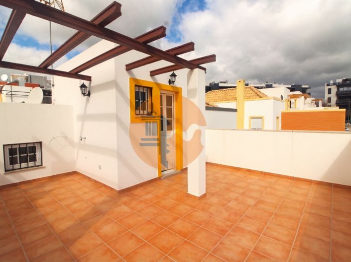 Image No.34-4 Bed House for sale