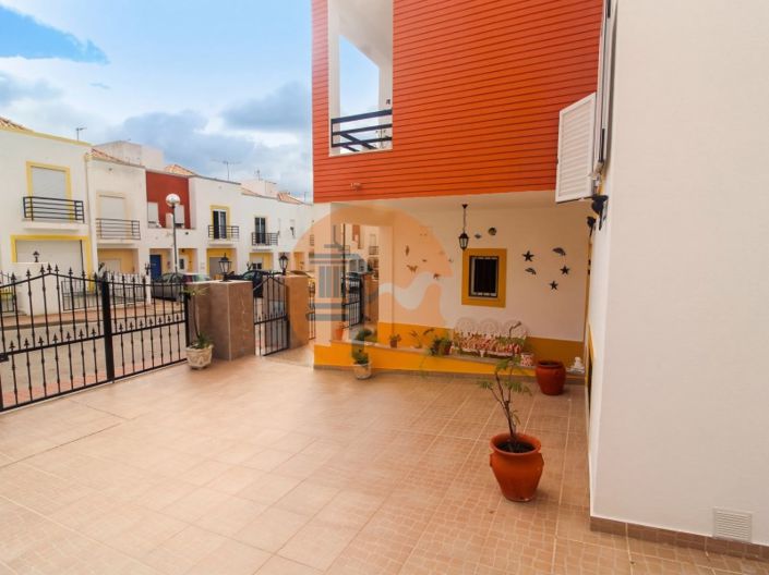 Image No.44-4 Bed House for sale