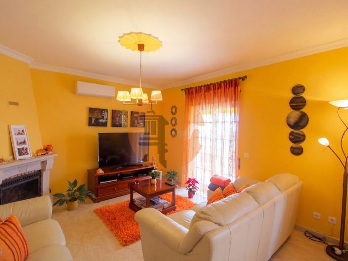 Image No.6-4 Bed House for sale