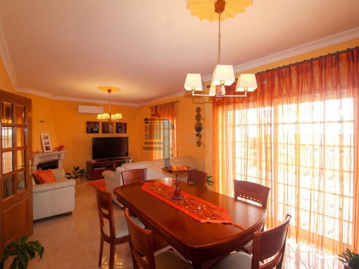 Image No.9-4 Bed House for sale