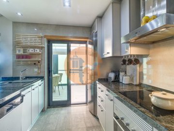 id1c61c501-0000-0500-0000-000018d87e16