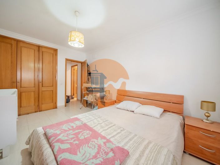 Image No.25-3 Bed Apartment for sale