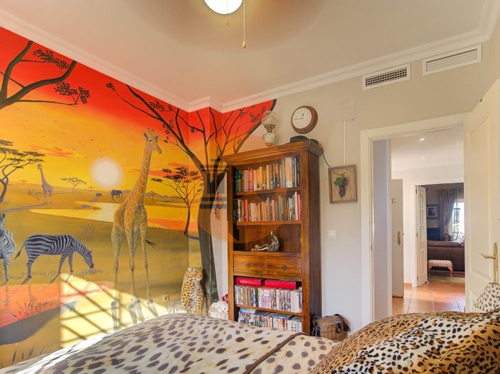 Image No.19-5 Bed House for sale