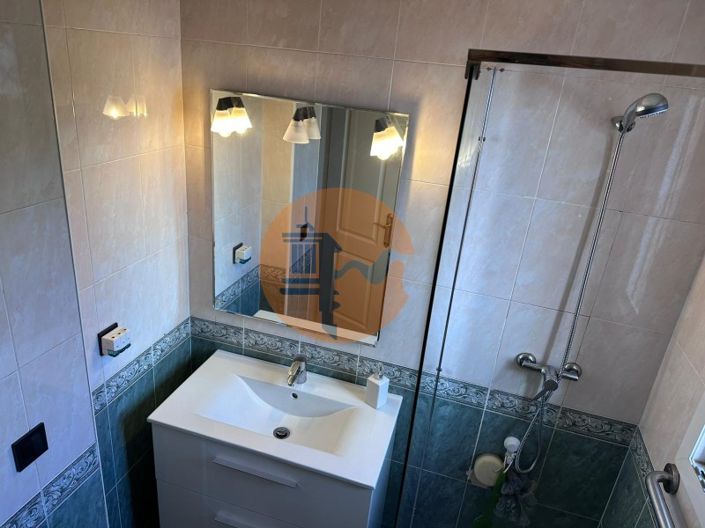 Image No.27-5 Bed House for sale