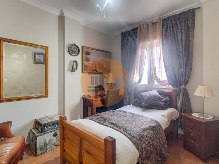 Image No.29-5 Bed House for sale