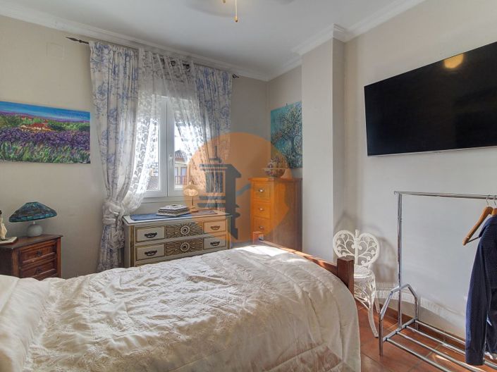 Image No.30-5 Bed House for sale