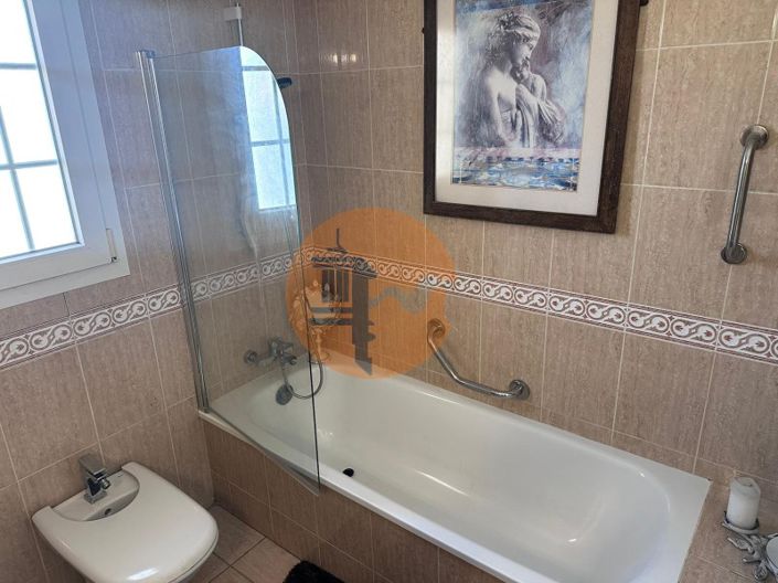 Image No.37-5 Bed House for sale