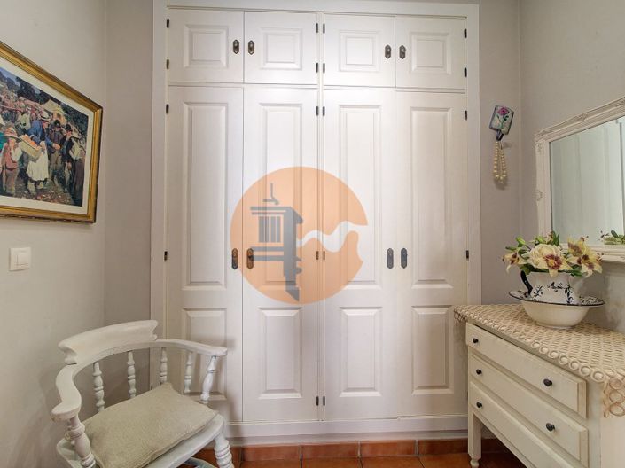 Image No.41-5 Bed House for sale