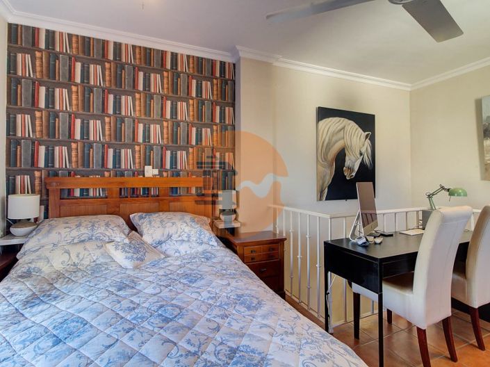 Image No.45-5 Bed House for sale