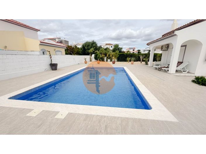 Image No.10-3 Bed House for sale