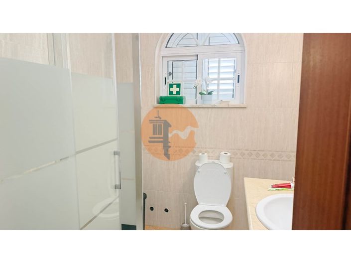 Image No.21-3 Bed House for sale