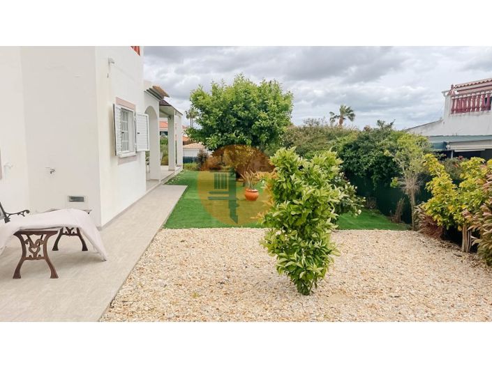 Image No.8-3 Bed House for sale