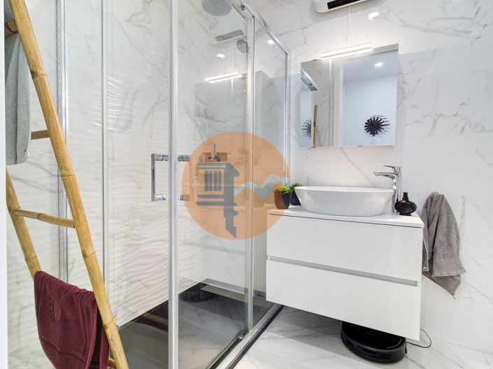 Image No.28-2 Bed Apartment for sale