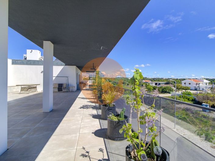 Image No.37-2 Bed Apartment for sale