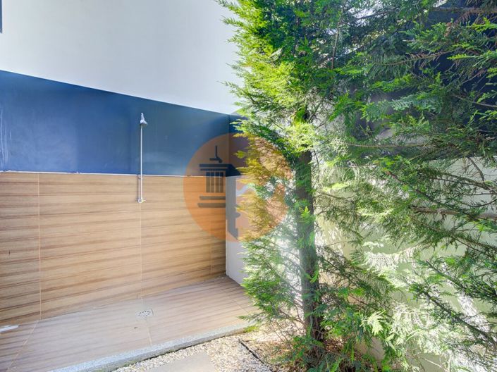 Image No.50-2 Bed Apartment for sale