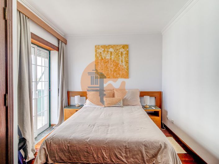 Image No.20-2 Bed Apartment for sale