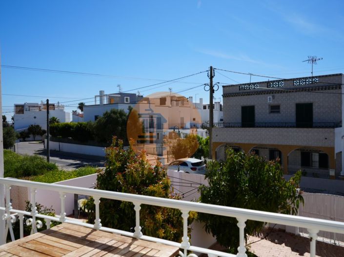 Image No.10-3 Bed House for sale