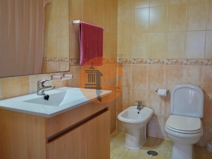 Image No.26-3 Bed House for sale