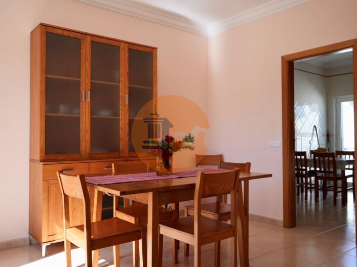 Image No.8-3 Bed House for sale